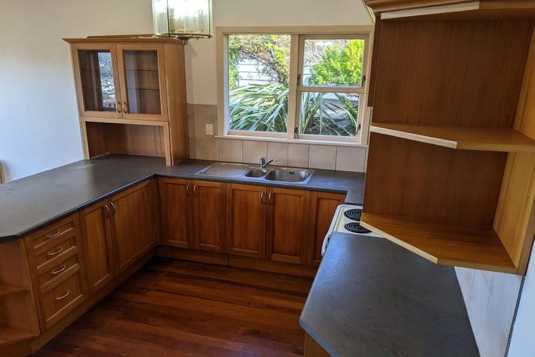 Photo of property in 37 Milne Terrace, Island Bay, Wellington, 6023