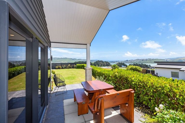 Photo of property in 2 Manapouri Lane, Aotea, Porirua, 5024