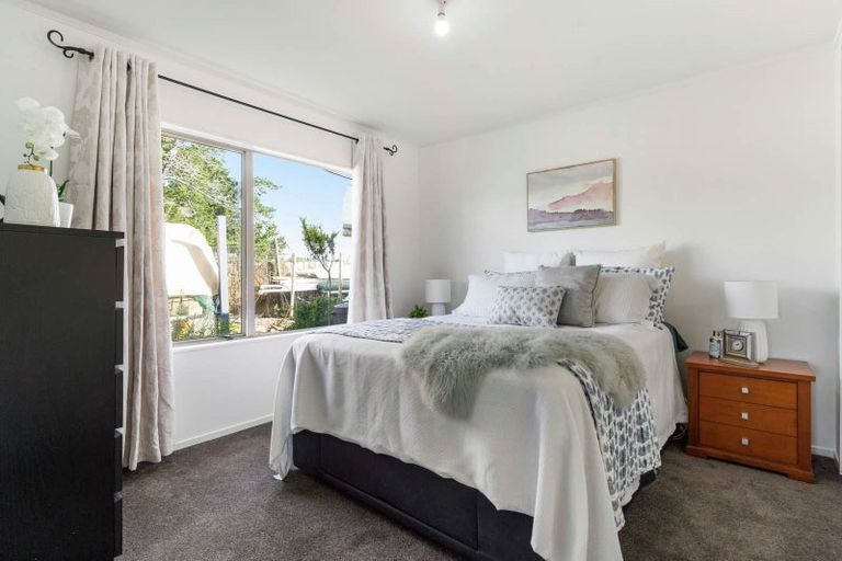 Photo of property in 10 Lutana Place, Burswood, Auckland, 2013