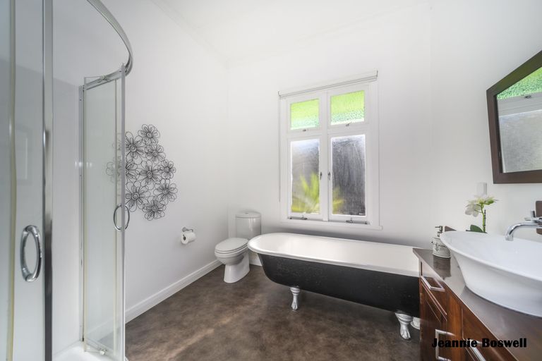 Photo of property in 122 Linton Street, West End, Palmerston North, 4410