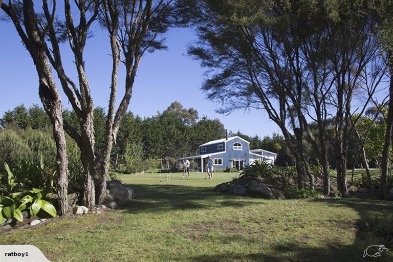 Photo of property in 240 Alma Road, Westport, 7892