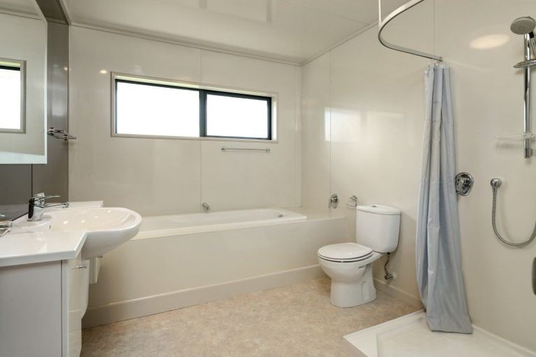 Photo of property in 100a Maxwell Road, Blenheim, 7201