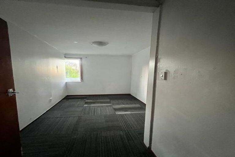 Photo of property in 392 Don Buck Road, Massey, Auckland, 0614