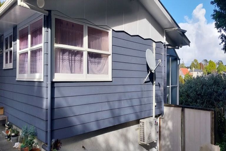 Photo of property in 20 Segedin Place, Glenfield, Auckland, 0629