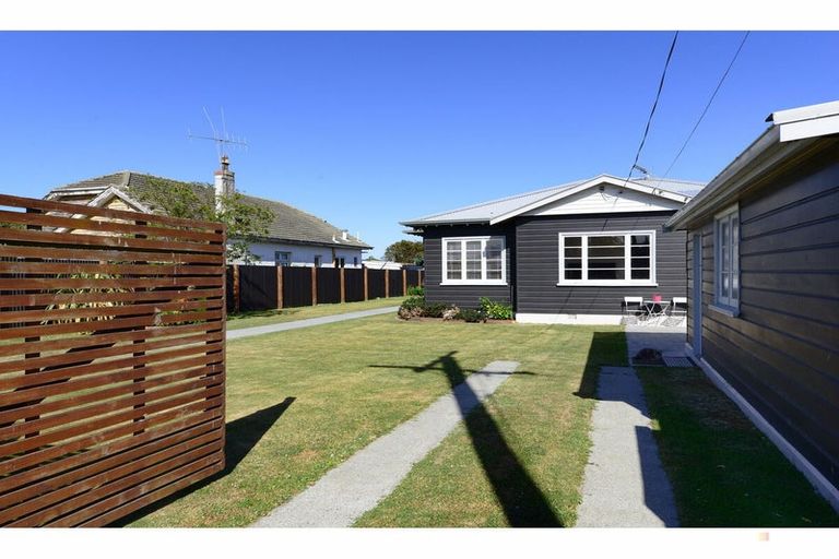 Photo of property in 17 Thackeray Street, Saint Andrews, 7988