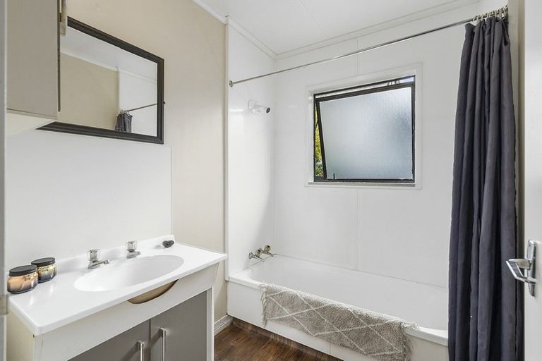 Photo of property in 3 Newton Place, Westbrook, Palmerston North, 4412