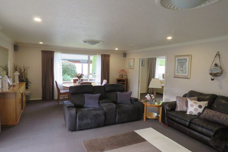 Photo of property in 51 Vogel Place, Waikiwi, Invercargill, 9810