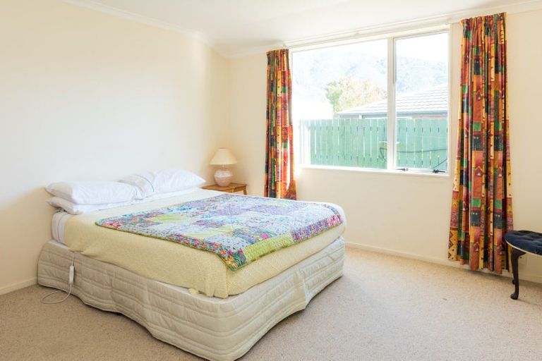 Photo of property in 1b Canterbury Street, Picton, 7220