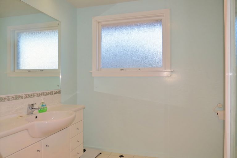 Photo of property in 26 Denise Crescent, Hornby, Christchurch, 8042