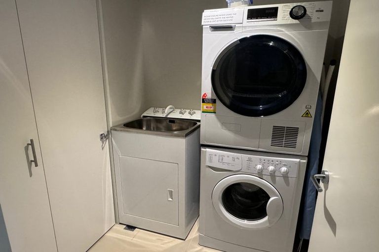 Photo of property in Oxleys Rock Apartments, 401/6 London Quay, Picton, 7220