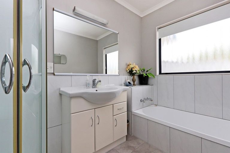 Photo of property in 11 Alderney Close, Taradale, Napier, 4112