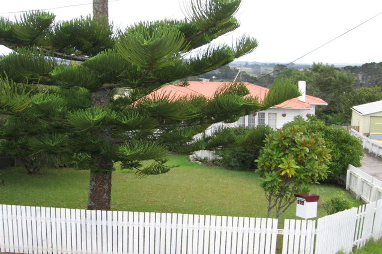 Photo of property in 444 Don Buck Road, Massey, Auckland, 0614