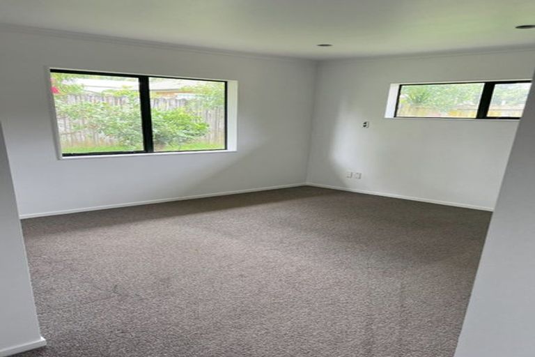 Photo of property in 51 Carisbrook Crescent, Papakura, 2110