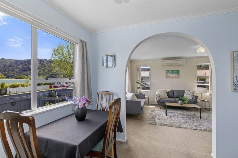 Photo of property in 24a Roband Crescent, Brown Owl, Upper Hutt, 5018