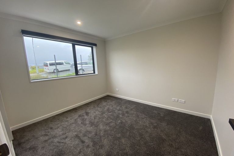 Photo of property in 23 Mcwhirters Farm Lane, Massey, Auckland, 0614