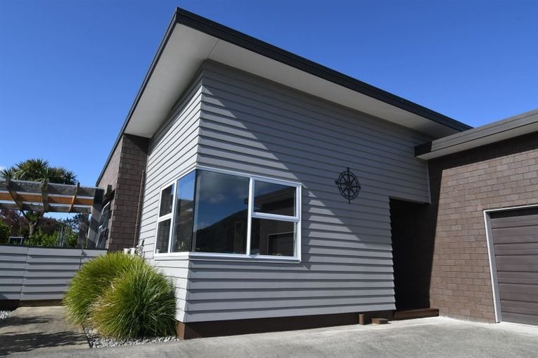 Photo of property in 25 Admiralty Place, Waikawa, Picton, 7220