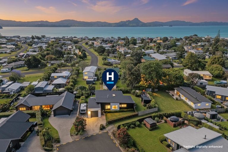Photo of property in 10 Voyager Place, Cooks Beach, Whitianga, 3591
