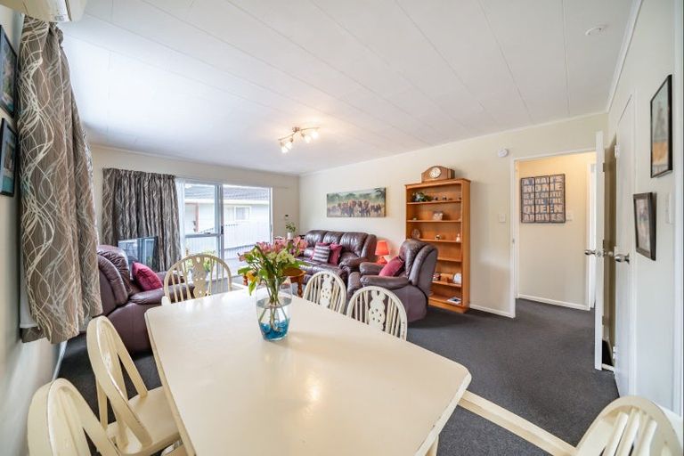 Photo of property in 1/32 Hartford Crescent, Totara Park, Upper Hutt, 5018