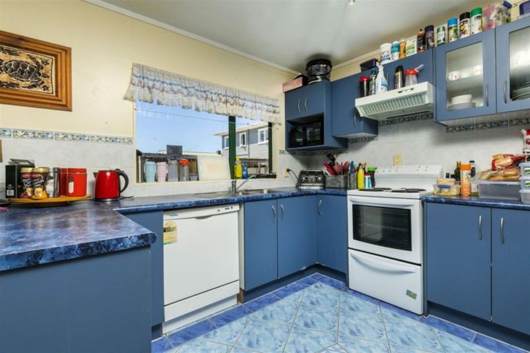 Photo of property in 704a Te Atatu Road, Te Atatu Peninsula, Auckland, 0610