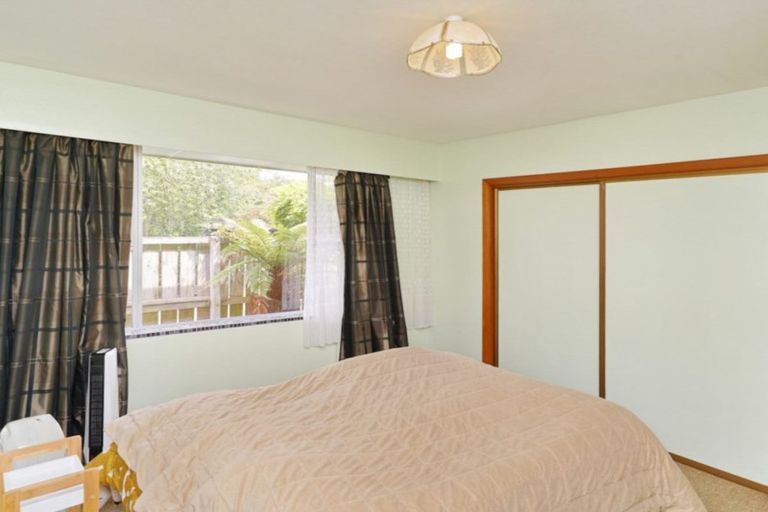 Photo of property in 2/23 Crofton Road, Harewood, Christchurch, 8051