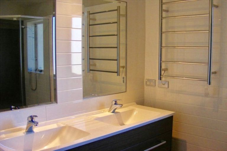 Photo of property in The Rise, 20 Hatfield Place, Albany Heights, Auckland, 0632