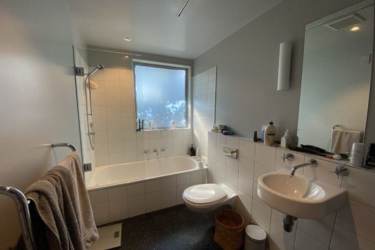 Photo of property in 23 Napier Street, Karaka Bays, Wellington, 6022