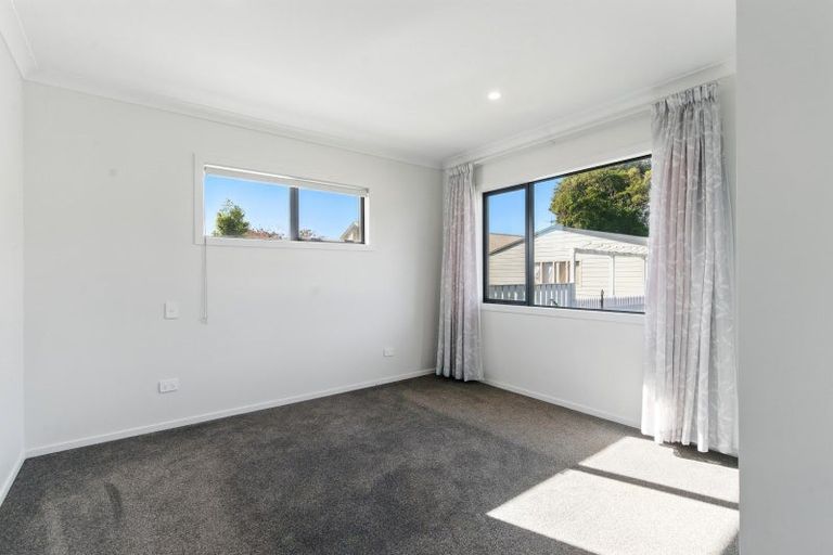 Photo of property in 229 Shakespeare Street, Leamington, Cambridge, 3432