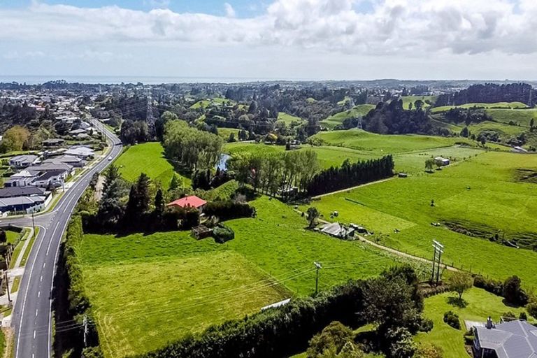 Photo of property in 481 Carrington Road, Hurworth, New Plymouth, 4371