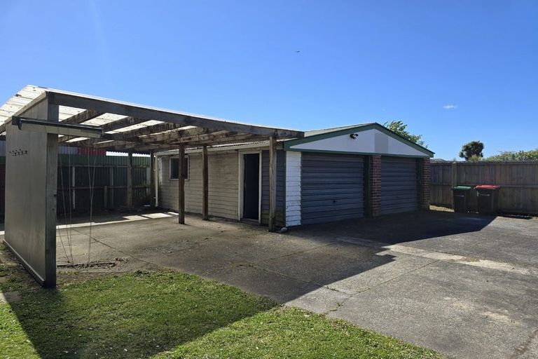 Photo of property in 37 Flay Crescent, Burnside, Christchurch, 8053
