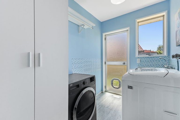 Photo of property in 2 Magenta Place, Broomfield, Christchurch, 8042