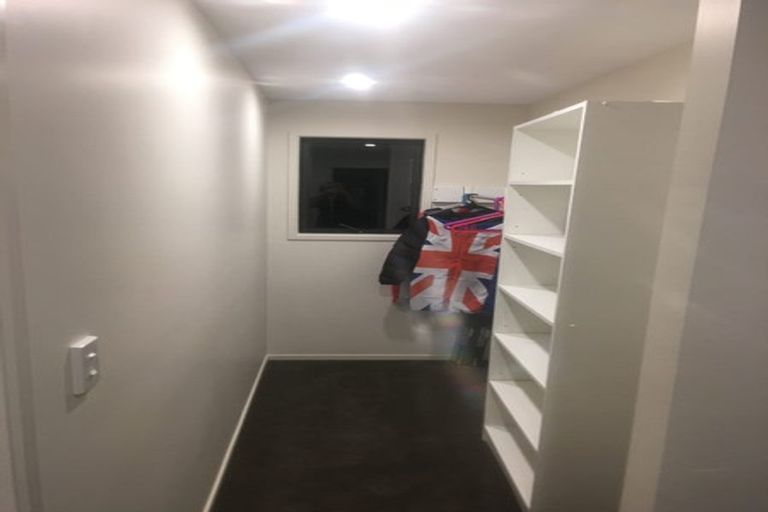 Photo of property in 29 Deverell Place, Northcross, Auckland, 0632