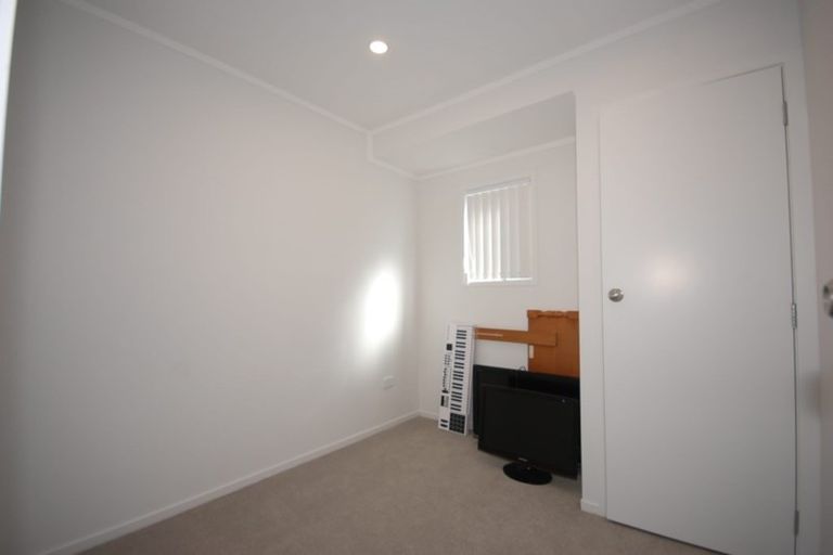 Photo of property in 1/52 Knightsbridge Drive, Forrest Hill, Auckland, 0620