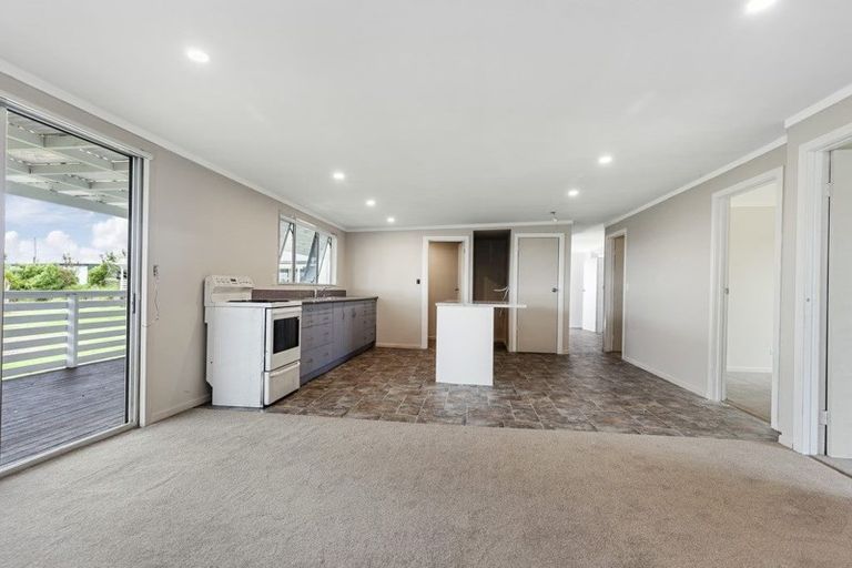 Photo of property in 1696 South Head Road, South Head, Helensville, 0874