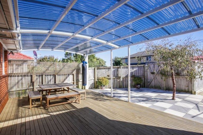 Photo of property in 25 Bolton Street, Blockhouse Bay, Auckland, 0600