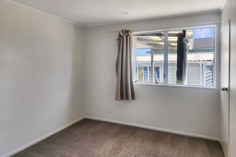 Photo of property in 1/5 Myna Place, Weymouth, Auckland, 2103