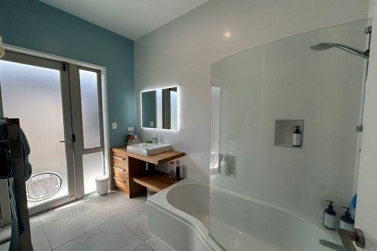 Photo of property in 24a Sunbrae Grove, Mount Maunganui, 3116