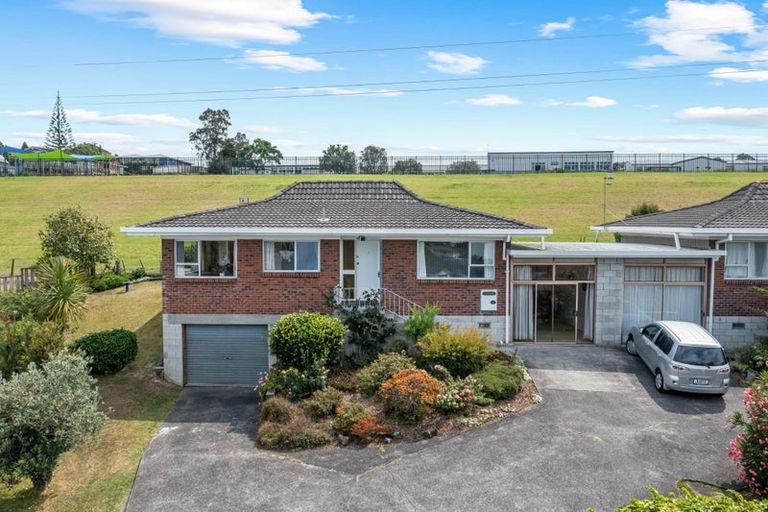 Photo of property in 1/15 Battle Place, Glenfield, Auckland, 0629