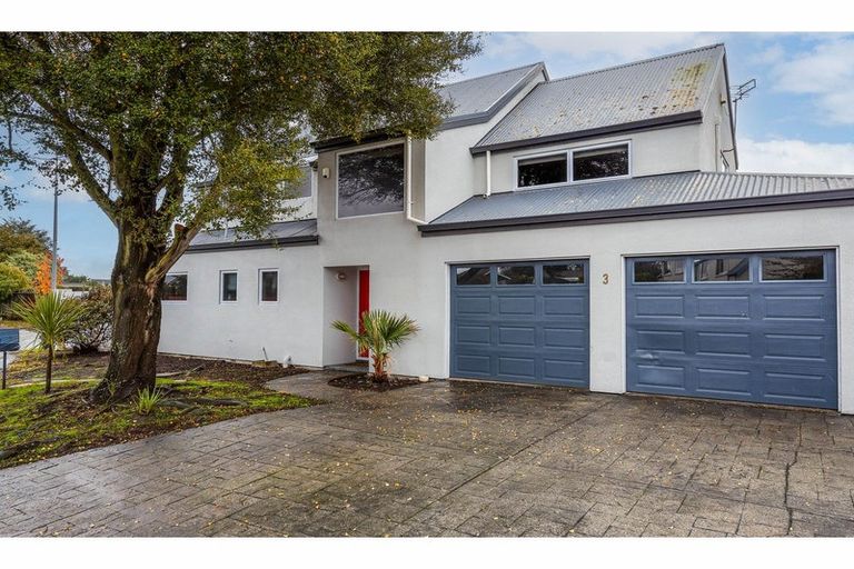 Photo of property in 3 Quirk Place, Sockburn, Christchurch, 8042