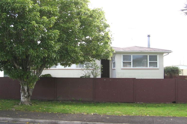 Photo of property in 7 Brennan Avenue, Te Atatu Peninsula, Auckland, 0610