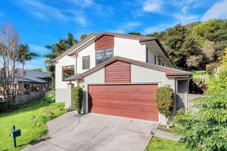 Photo of property in 22 Kate Sheppard Avenue, Torbay, Auckland, 0630