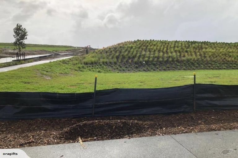 Photo of property in 12 Tawatawa Street, Long Bay, Auckland, 0630