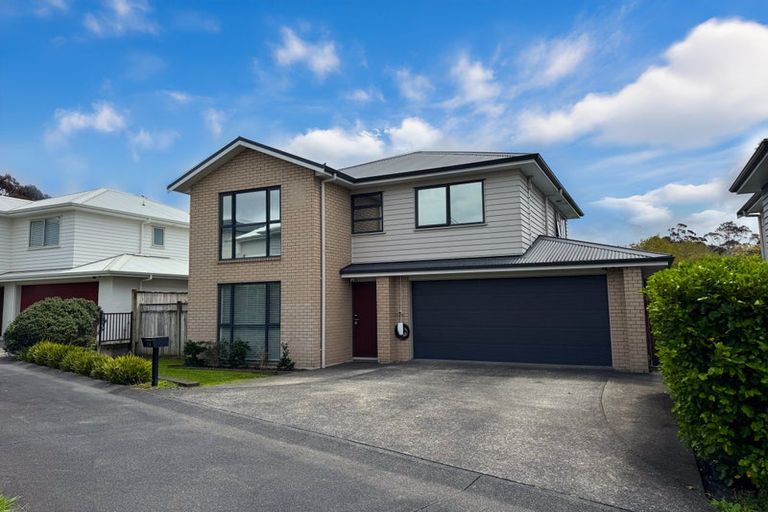 Photo of property in 24 Arthur Rolfe Lane, Swanson, Auckland, 0614