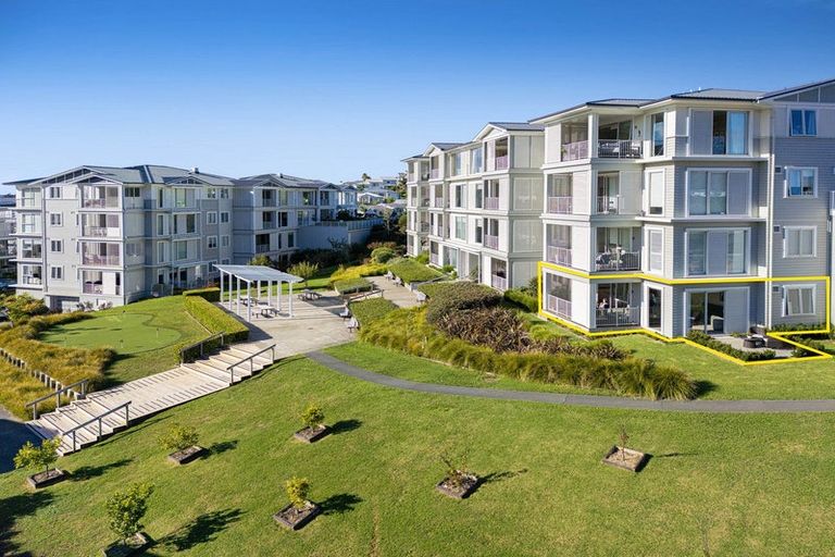 Photo of property in 152 Landmark Terrace, Orewa, 0931