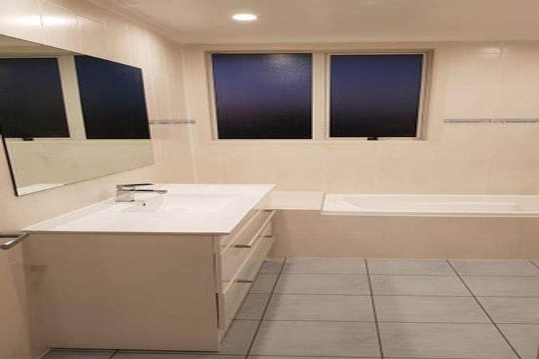 Photo of property in 146b Raroa Road, Aro Valley, Wellington, 6012