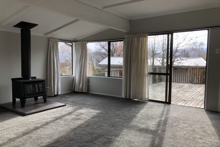 Photo of property in 116 Beacon Point Road, Wanaka, 9305