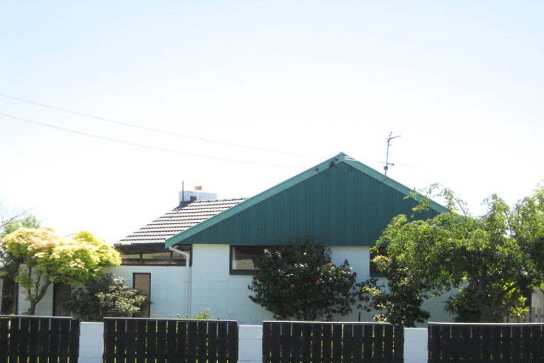 Photo of property in 81 Farquhars Road, Redwood, Christchurch, 8051