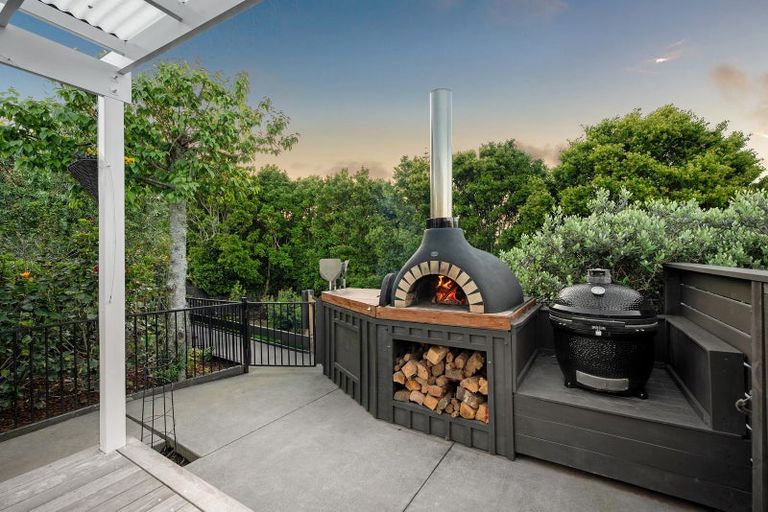 Photo of property in 48 Marlborough Avenue, Glenfield, Auckland, 0629