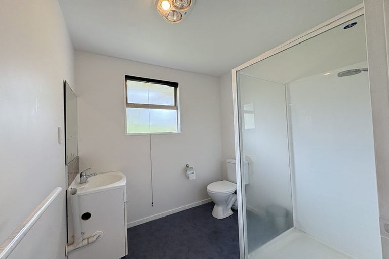 Photo of property in 17 Meteor Place, Schnapper Rock, Auckland, 0632