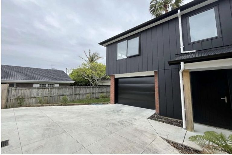 Photo of property in 6c Jern Place, Eastern Beach, Auckland, 2012