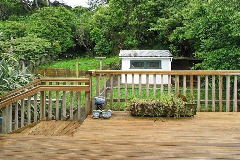 Photo of property in 28 Lincoln Avenue, Tawa, Wellington, 5028